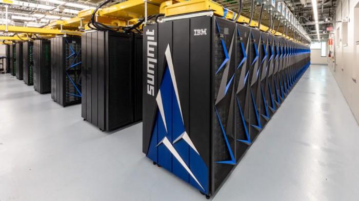 Supercomputer cluster